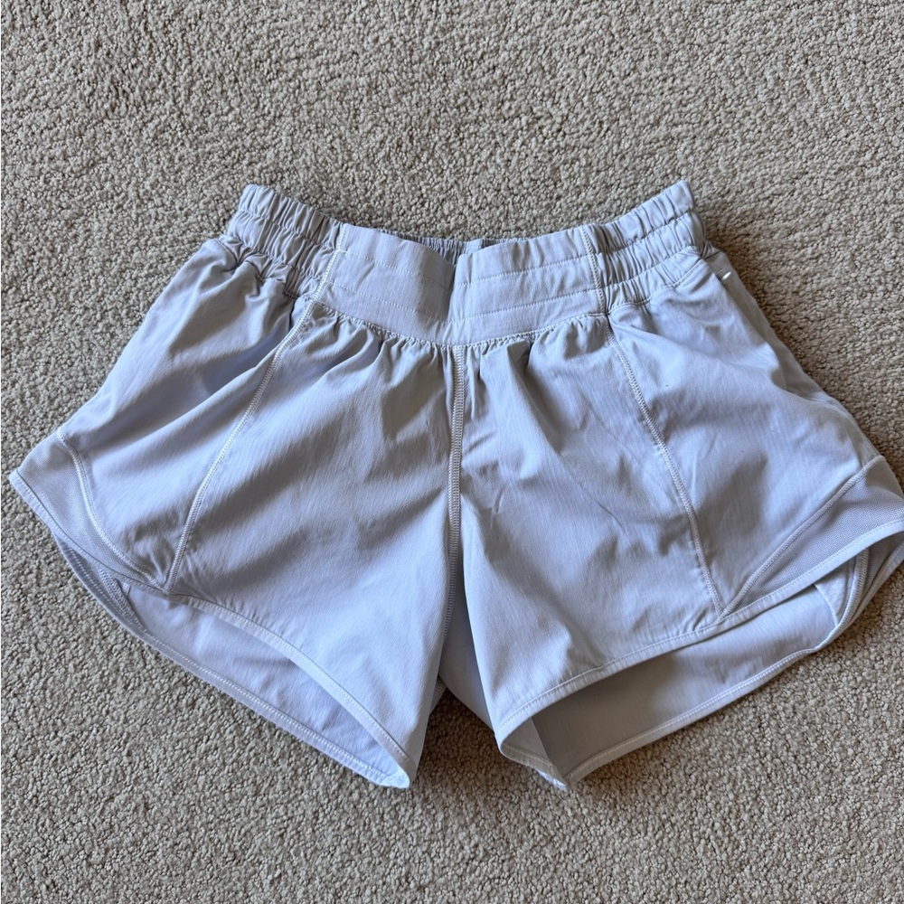 Lululemon hotty hot lined short 2.5”
